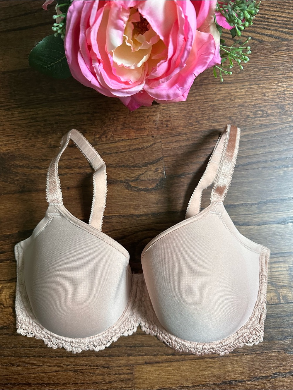 Wacoal Embrace Lace T Shirt bra, size 32G